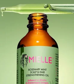 Aceite fortalecedor para el cabello de romero y menta