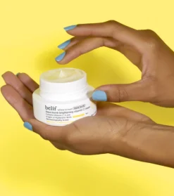 *Aqua bomb* - Crema gel hidratante iluminadora con vitamina C