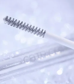 *Arctic Illusion* - Fijador de cejas con glitter Arctic Blink