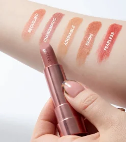 Barra de labios satinada Satin Sheen - Divine