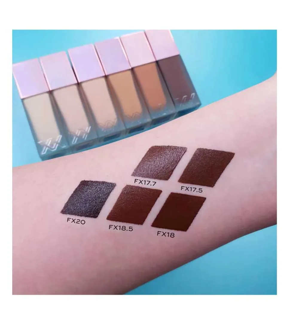 Base de maquillaje Glow Skin Fauxxdation - FX12.2