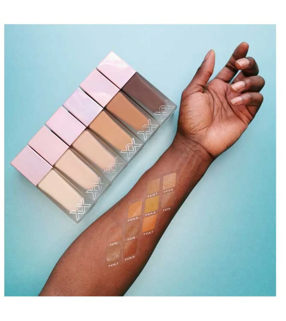 Base de maquillaje Glow Skin Fauxxdation - FX14.7