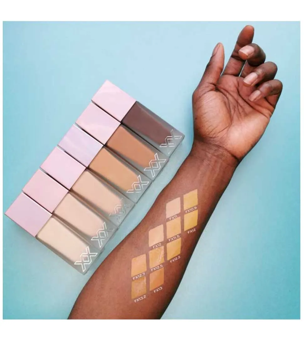 Base de maquillaje Glow Skin Fauxxdation - FX13.7