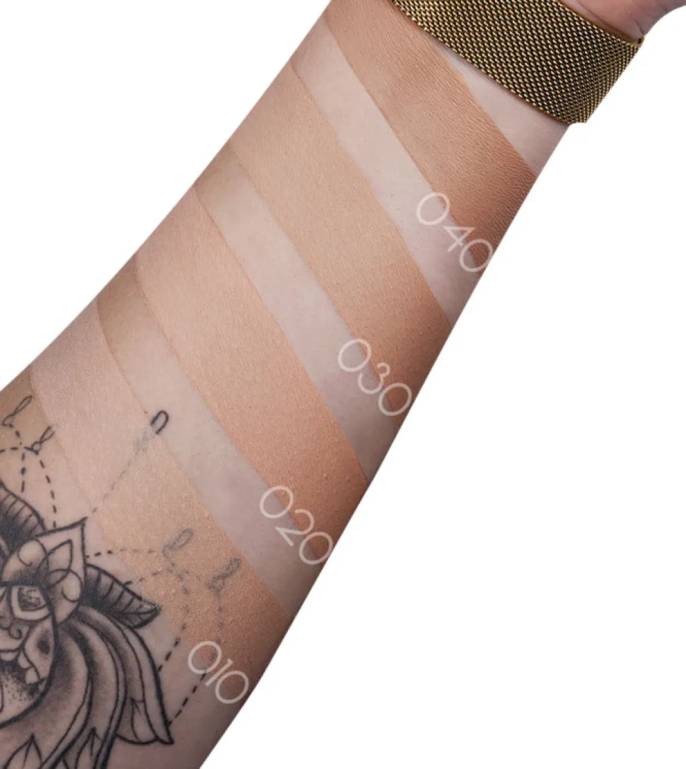 Base de maquillaje HD Liquid Coverage: 030 Sand Beige