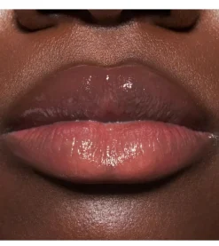 Bálsamo labial Melt & Shine - 050: Resting Beach Face