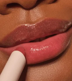 Brillo de labios en stick Diamond Glaze - 010: No Glitter, No Glory