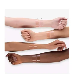 Brillo de labios voluminizador Extreme Shine - 11: Power of nude