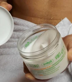 *Coconut and Orange Vibes* - Exfoliante corporal y mousse 2 en 1 con notas de coco