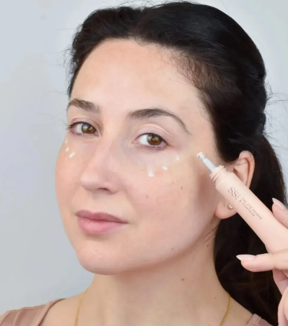 Contorno de ojos multifunción