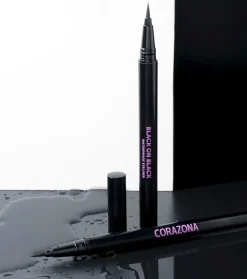 Delineador de ojos waterproof Black on Black