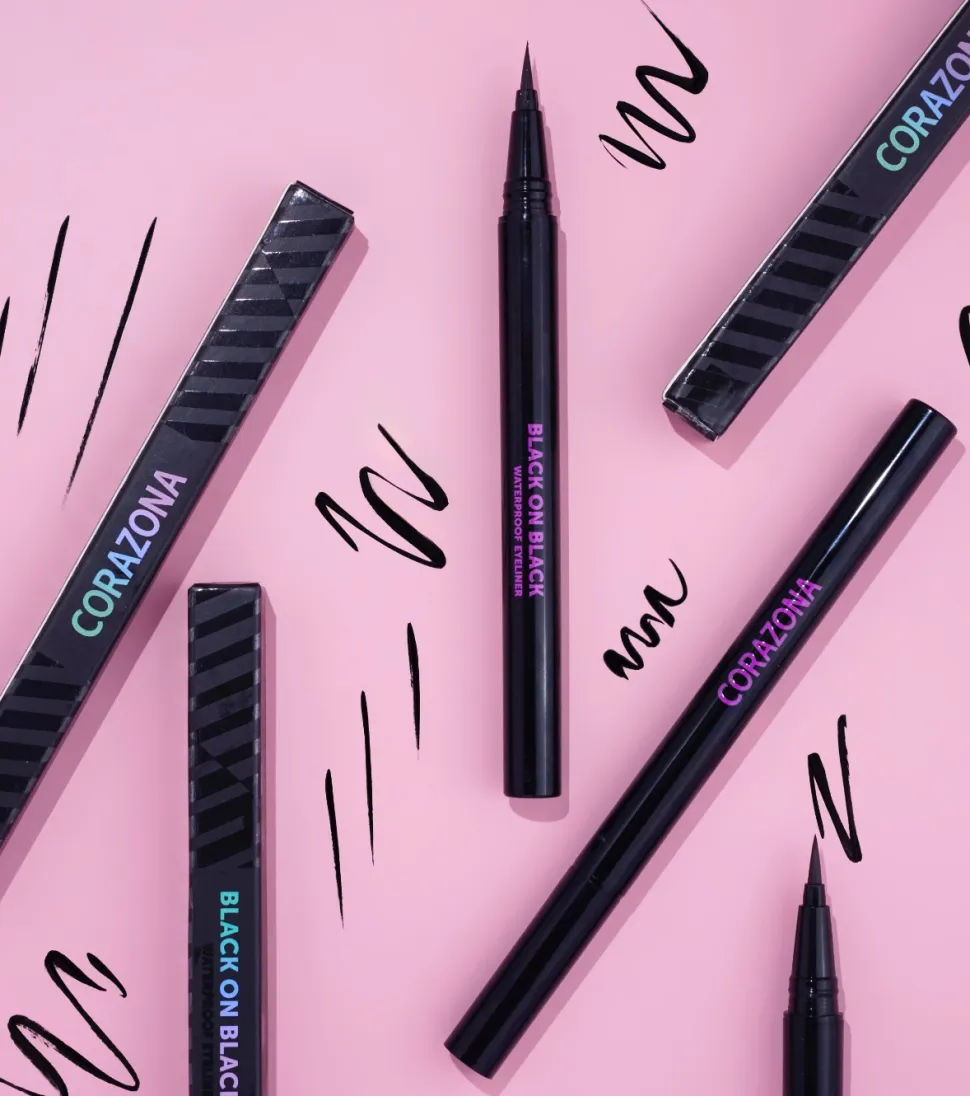 Delineador de ojos waterproof Black on Black