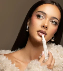 *Everybody x Aleksandra Sosfa* - Tinte labial - Is it clear?