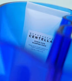 *Hyalu-Cica* - Mascarilla facial de noche Sleeping Pack