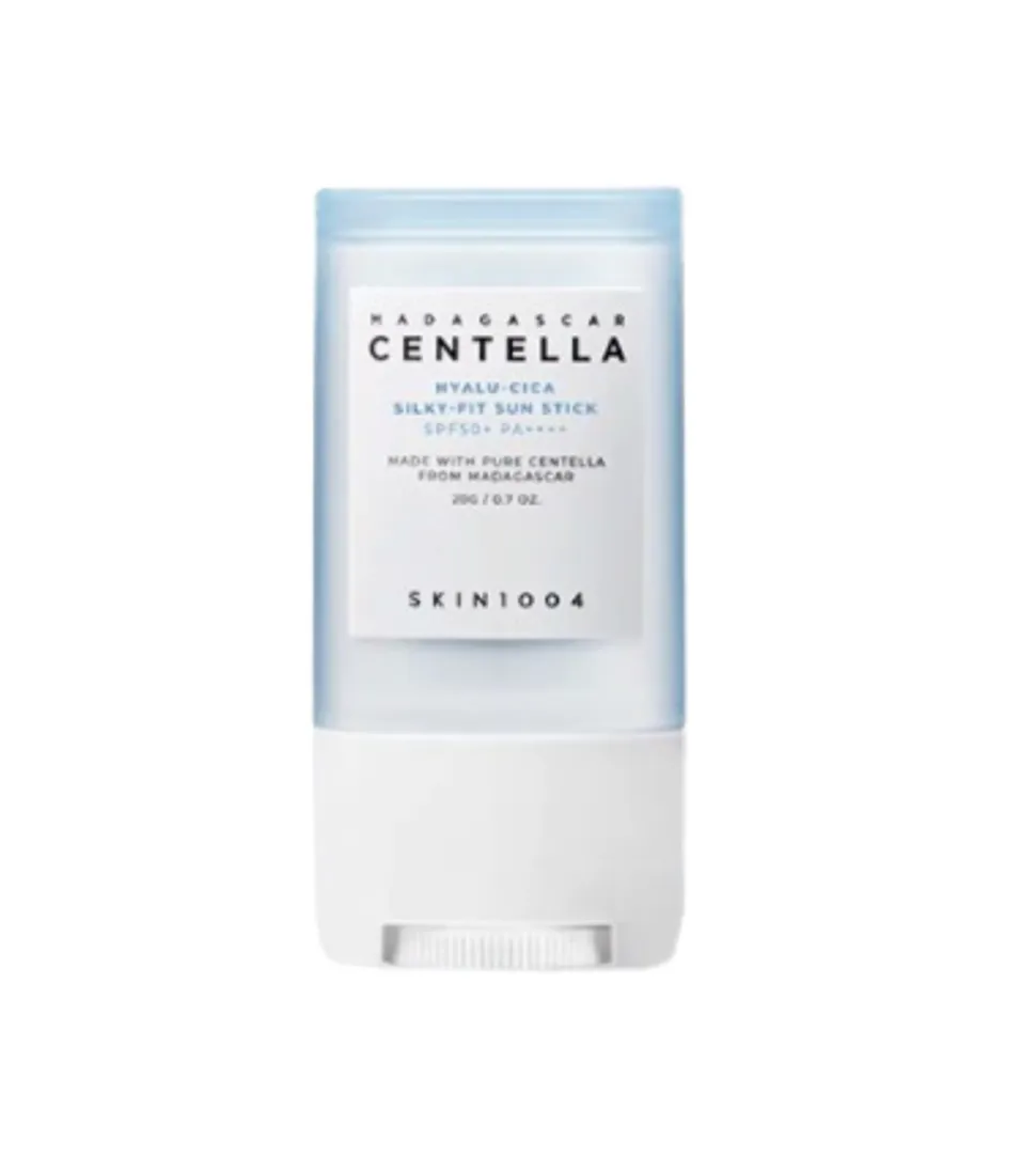*Hyalu-Cica* - Protector solar facial en stick Silku-Fit SPF50+ PA++++