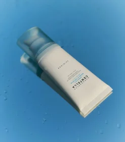 *Hyalu-Cica* - Protector solar facial en sérum Water-Fit SPF50+ PA++++