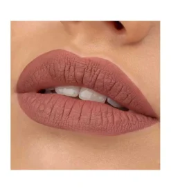 Labial líquido 8h Matte - 02: Silky Hazelnut