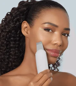 Limpiador MicroCurrent Skin Scrubber & Blackhead Remover 9 en 1 - White Rose Gold