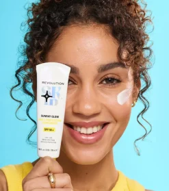 Protector solar con vitamina C Sunray Glow Daily Blur SPF50+