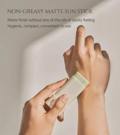 Protector solar facial SPF50+ Matte sun stick: Mugwort + Camilia