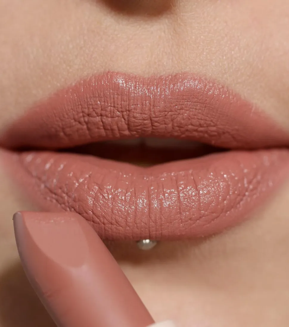 Revolution - Barra de labios satinada Lip Allure - Wifey Dusky Pink