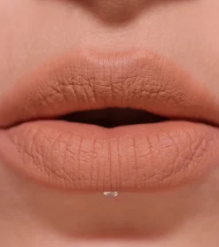 Revolution - Labial líquido mate Air Blur - Natural