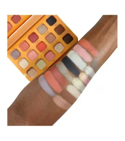 Revolution - *Maffashion x Revolution* - Paleta de sombra de ojos My Beauty Diary 2.0