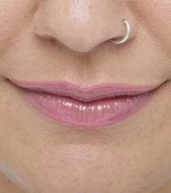 Revolution - Perfilador de labios Pout Liner - Kiss Baby Pink