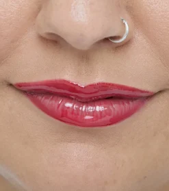 Revolution - Perfilador de labios Pout Liner - Burnt Cherry Red