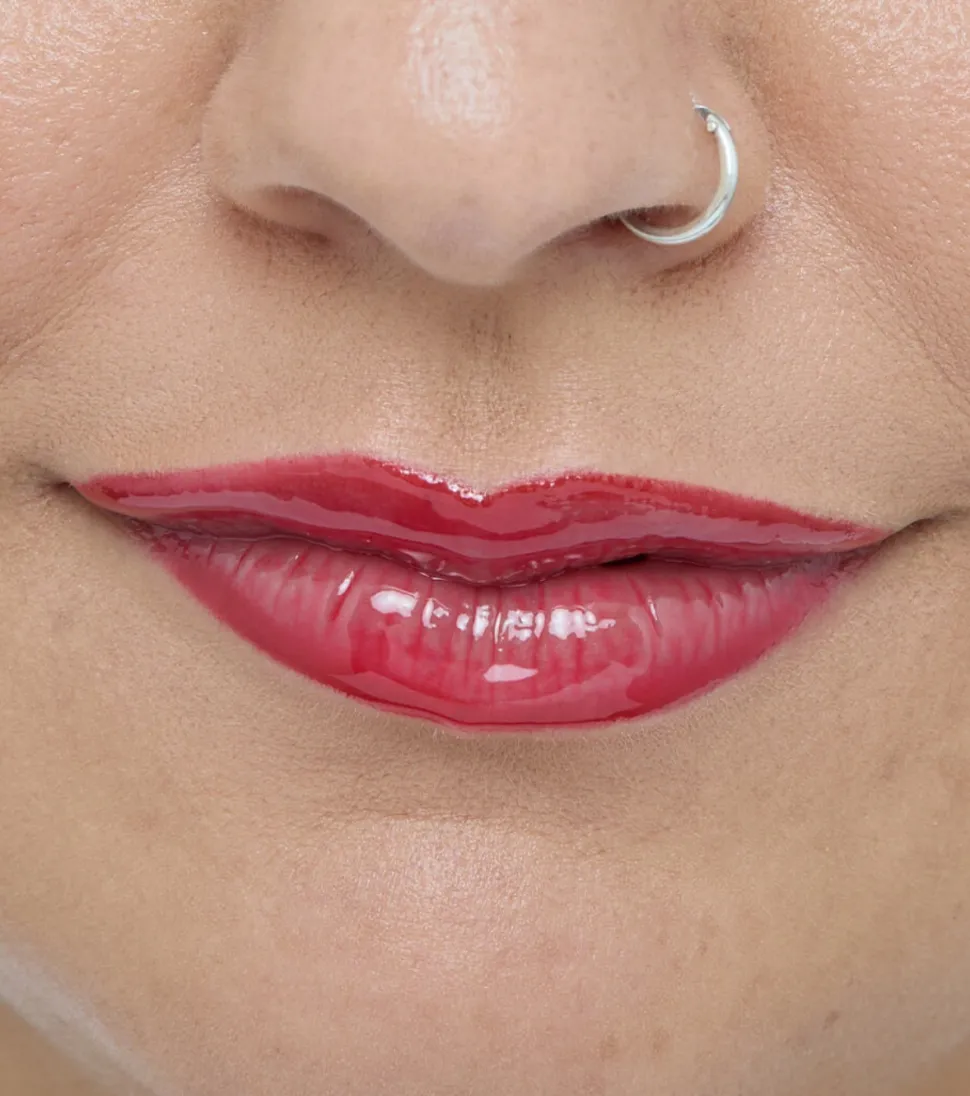 Revolution - Perfilador de labios Pout Liner - Burnt Cherry Red
