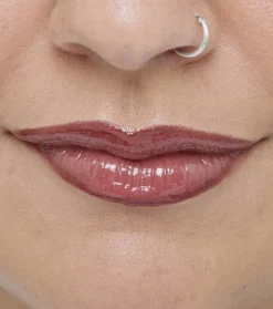 Revolution - Perfilador de labios Pout Liner - Cookie Warm Brown