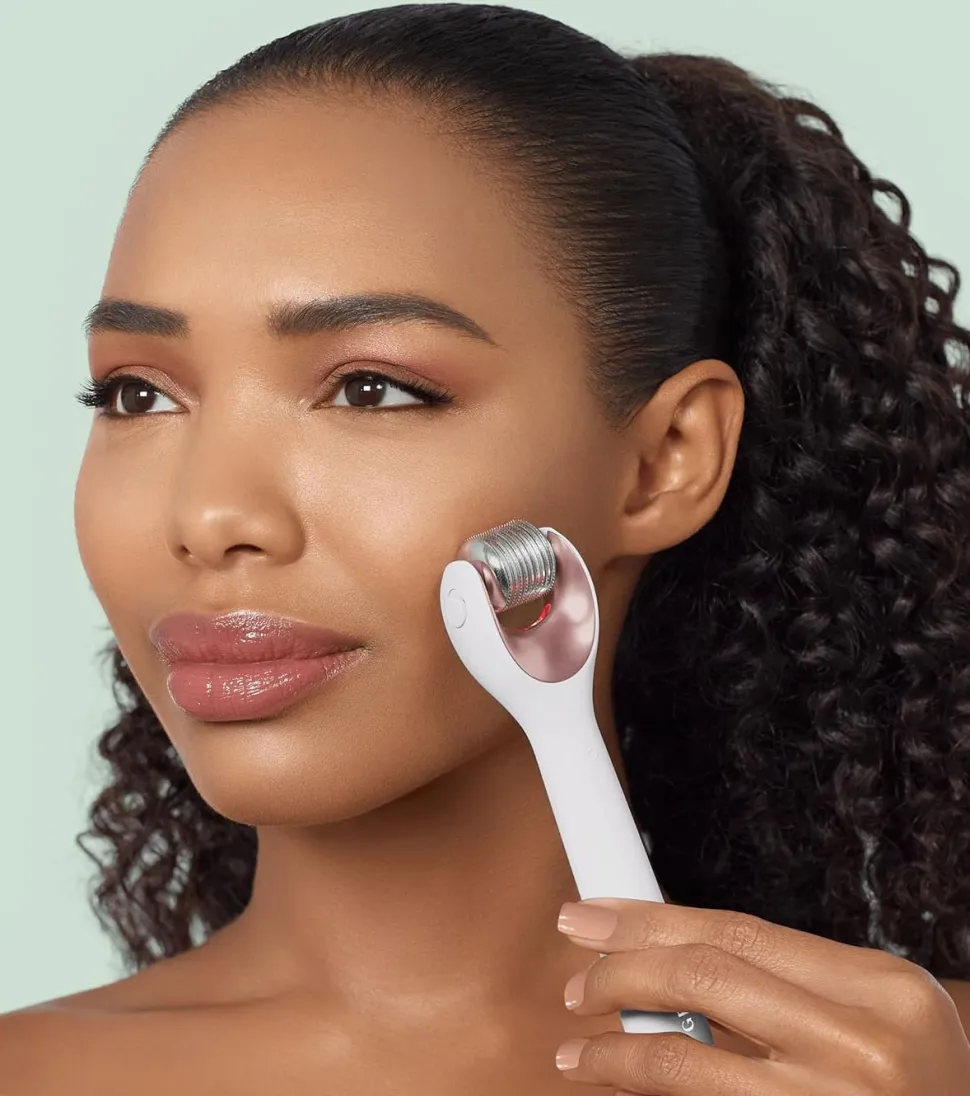 Rodillo facial con microagujas 9 en 1 - White Rose Gold