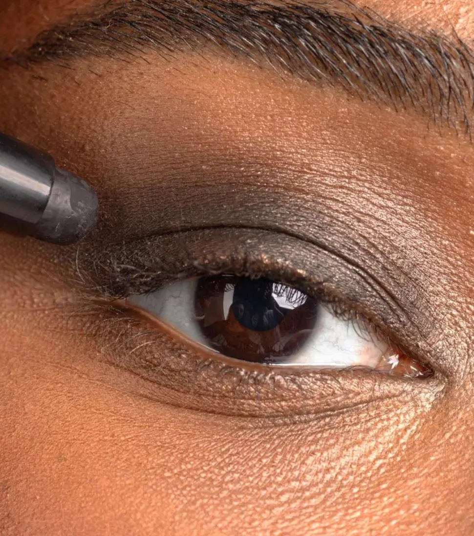 Sombra de ojos en stick - 10: Matte Black