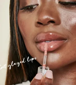 *Sundrenched* - Brillo de labios Glazed Kiss - Terracotta Tan