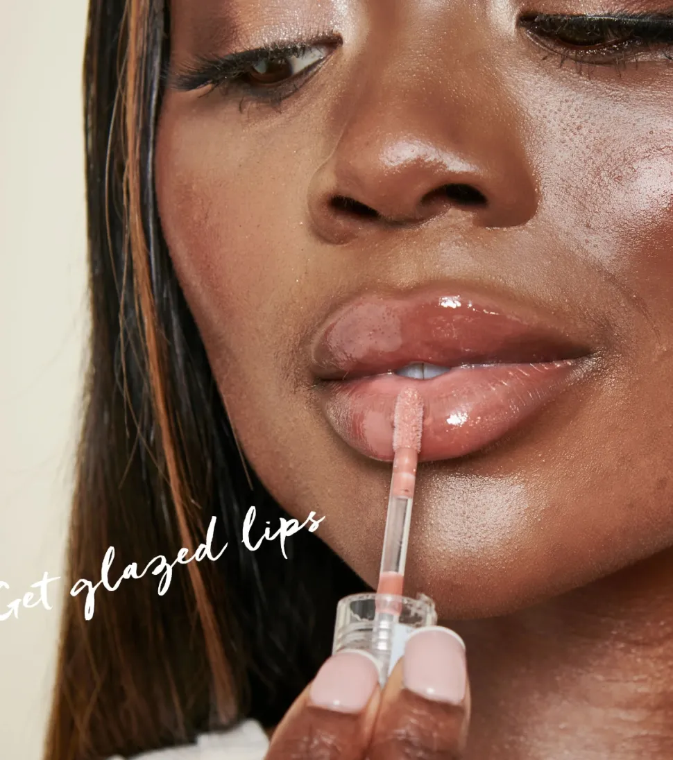 *Sundrenched* - Brillo de labios Glazed Kiss - Strawberry Crush