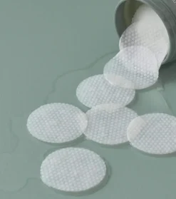 Tónico facial con 77% de Heartleaf formato pads