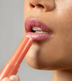 *Wicked* - Bálsamo labial - Glinda Upland